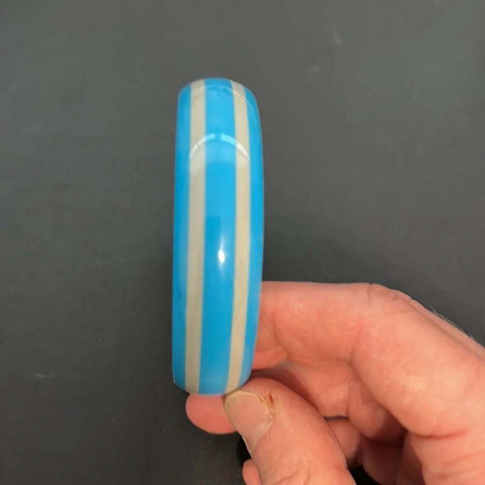 Vintage Plastic Bangle Bracelet, Blue, Gray, Striped, Retro, Boho - Picture 5 of 7